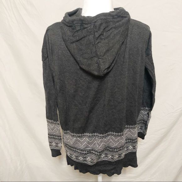 Forever 21 Sweater Hoodie - Picture 2 of 4